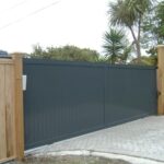 SA12 Aluminium Tongue and Groove Gate