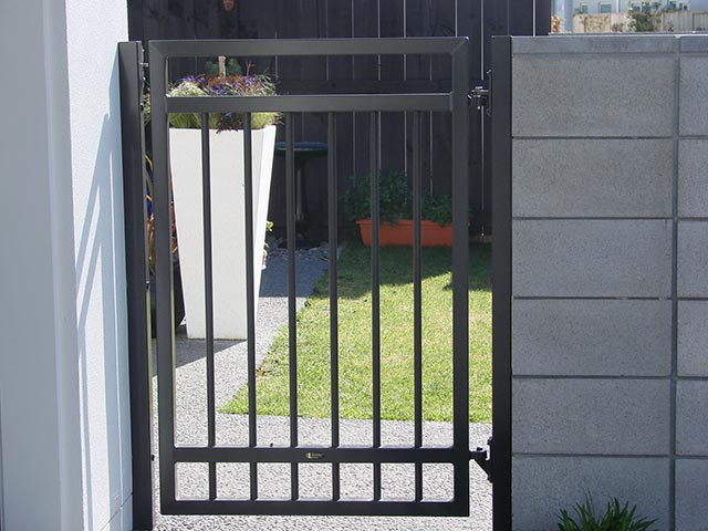 PG4 Aluminium Gate – Vertical Bar